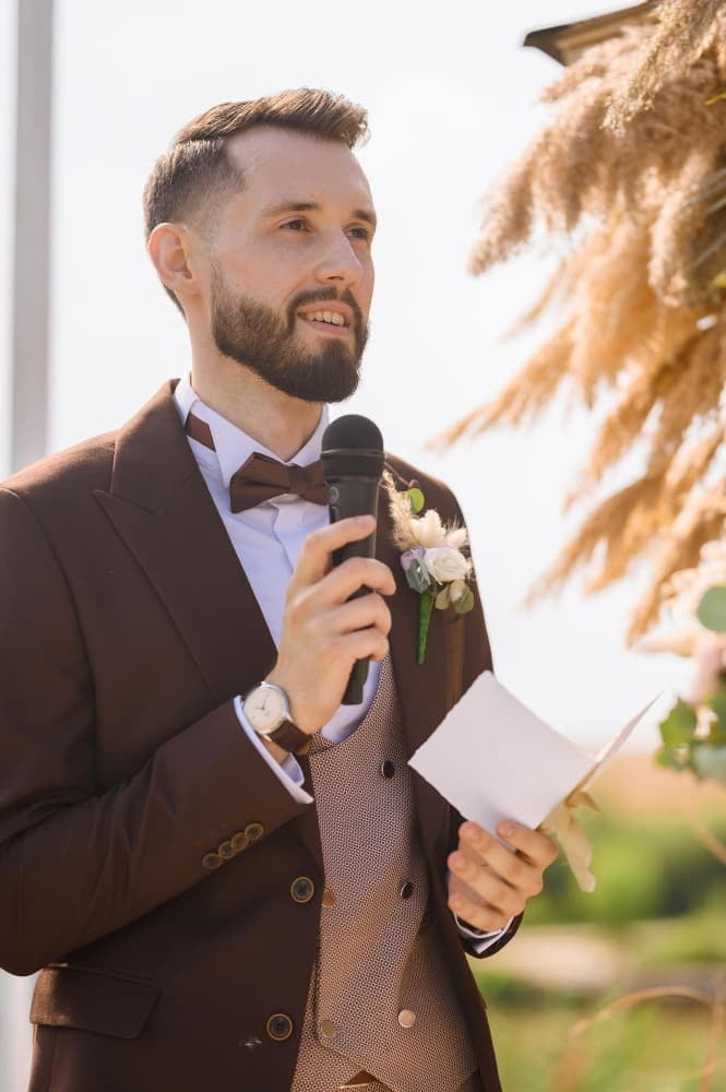 Master communication skills in English with Glibzter